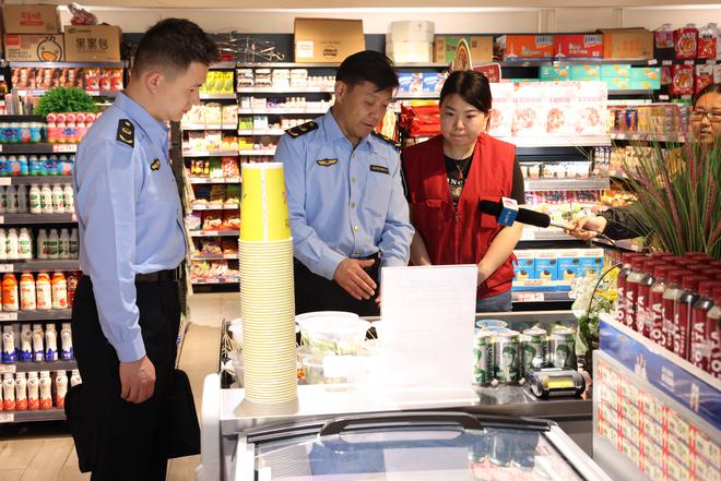 九游体育：食品监管不打烊济南市场监管全力守护五一“舌尖安全”