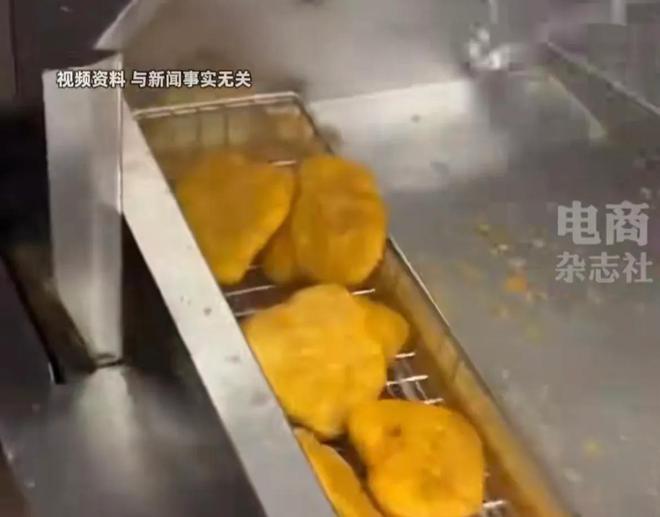 九游体育：麦当劳“时间魔术”：过期食品华丽变身超时汉堡换包装继续售卖(图9)